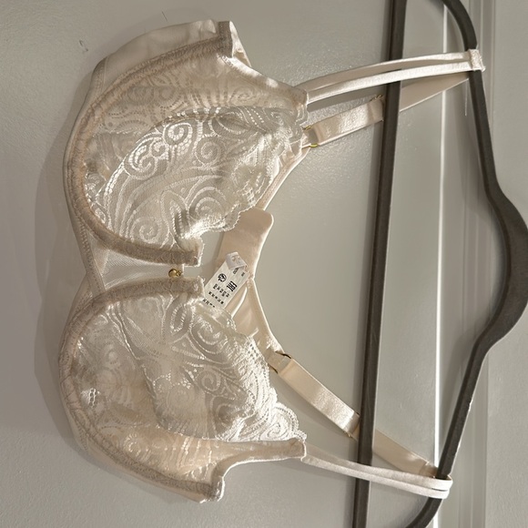 Chantelle Intimates & Sleepwear Chantelle Womens Pyramide Lace